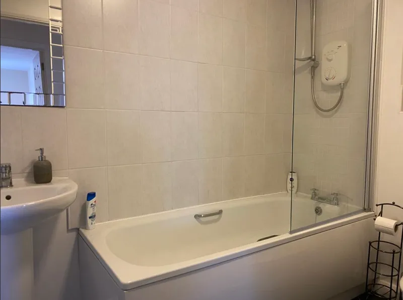 2 Bed Flat with Balcony // Bills Inc // Jul 2026 - Image 4